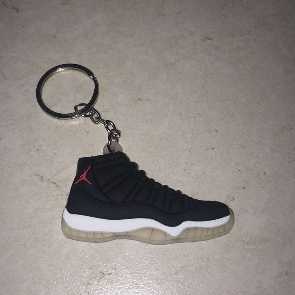 jordan 11s “72-10” keychain